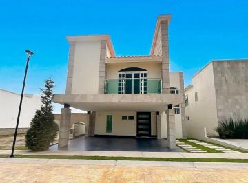 Casa en condominio · 320m² · 3 Recámaras · 3 Estacionamientos · Casa Nueva en Venta en Gran Quinta Metepec