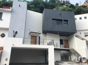 Casa · 220m² · 3 Recámaras · 2 Estacionamientos · Casa en Renta, Fracc La Cañada, Cuernavaca Morelos. Zona Norte