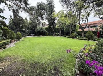 1 · ? Casa en Venta en La Loma, Lomas de Chapultepec | 4 Recámaras, Jardín de 400