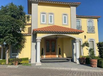 1 · Se Renta Casa en Privada con Excelente Ubicacion.