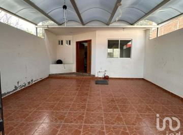 Casa · 117m² · 3 Recámaras · 2 Estacionamientos · Casa en Venta en Los Lagos Circuito Lago Louise