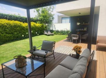 Casa de 3 habitaciones, Huixquilucan · Renta Casa Bosque Real Impecable