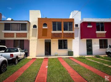 06c4abe8bd798bdae9e5bd0d362c5e7337945e8c49f5824edf8e37b2e1b00fab · Casa en Renta en Zapopan | Cerca de Los Cubos, 4 Autos E Ideal Para Oficina