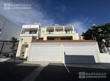 Casa · 484m² · 4 Recámaras · 3 Estacionamientos · Casa en Venta en Balcones del Acueducto, Céntrica con Amplios Espacios y 5 Recámaras