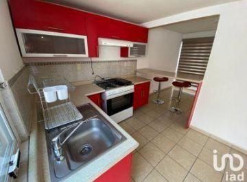 Casa · 73m² · 2 Recámaras · 3 Estacionamientos · Casa en Renta Centro Sur