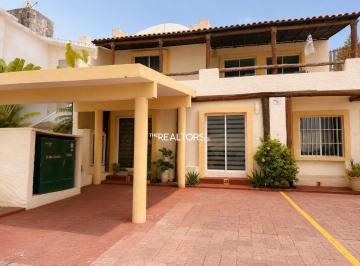 Departamento · 120m² · 2 Recámaras · 1 Estacionamiento · Departamento con Vista a La Laguna en Zona Hotelera Km 6