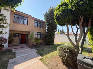Casa · 323m² · 4 Recámaras · 4 Estacionamientos · Residencia de Autor Estilo Mexicano Villas del Meson Queretaro
