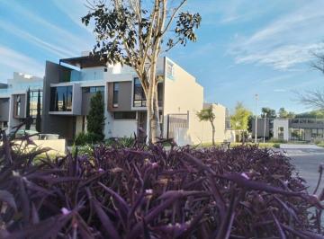 Casa de 4 habitaciones, Tlajomulco de Zúñiga · Bellaterra Cumbres Platino Renta: $21,500 Mxn Al Mes