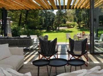 Casa de 4 habitaciones, Valle de Bravo · Casa en Venta en Club de Golf Avándaro, Valle de Bravo