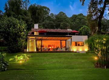 Casa de 4 habitaciones, Valle de Bravo · Casa Roja, Casa en Venta en Club de Golf Avándaro, Valle de Bravo