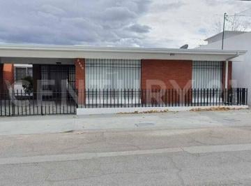 Casa · 276m² · 3 Recámaras · 2 Estacionamientos · Casa en Renta Col. Jardines del Santuario, Chihuahua