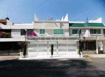 Casa · 318m² · 3 Recámaras · 2 Estacionamientos · Casa en Venta en Residencial Cafetales, Coyoacán, Cdmx