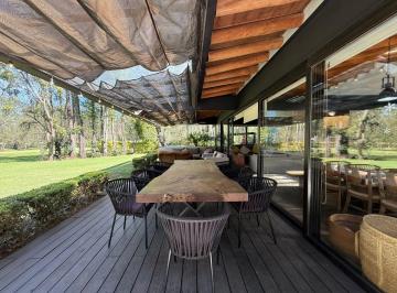 Casa de 7 habitaciones, Valle de Bravo · Casa en Venta en Club de Golf Avándaro, Valle de Bravo