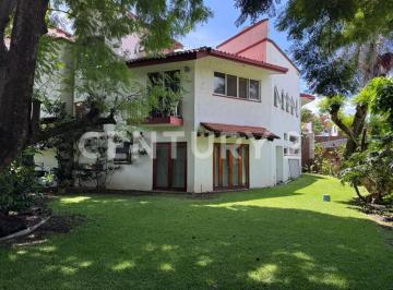 Casa · 882m² · 4 Recámaras · 6 Estacionamientos · Residencia de Lujo en Jardines de Reforma con Mas de 1000 m de Jardin