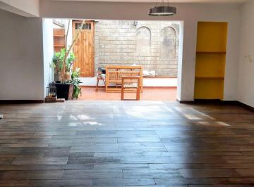 Casa de 5 habitaciones, Tlalpan · Casa Amplia con Uso de Suelo Mixto en Centro del Tlalpan