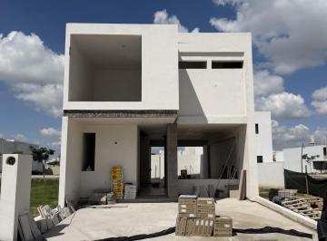 Casa · 173m² · 3 Recámaras · 2 Estacionamientos · Casa en Venta Residencial Mayorca León Guanajuato