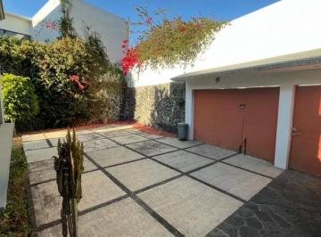 Casa · 500m² · 4 Recámaras · 6 Estacionamientos · Casa - Jardines del Pedregal