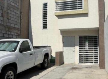Casa · 108m² · 3 Recámaras · 2 Estacionamientos · Casa en Fraccionamiento Pueblito Colonial