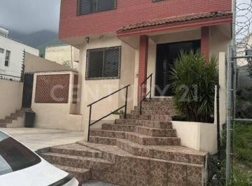 Casa · 263m² · 3 Recámaras · 2 Estacionamientos · Casa en Renta en Col. Cumbres 5 Sector en Monterrey