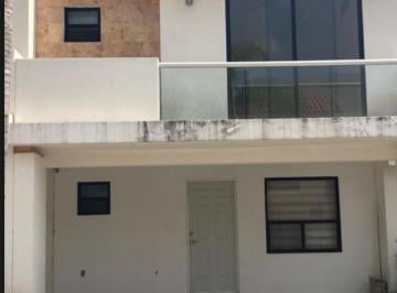 Casa · 185m² · 3 Recámaras · 2 Estacionamientos · Casa en Fraccionamiento El Mirador