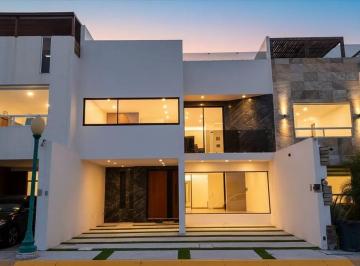 Casa de 4 habitaciones, Pachuca · Casa en Arboledas de San Javier, Pachuca / 4 Recamaras c/u con Baño, Roof Garden, Doble Filtro de Seg