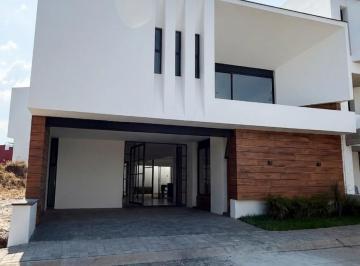 Casa · 300m² · 4 Recámaras · 2 Estacionamientos · Casa en Venta en Fraccionamiento Privado Monte Magno Recamara Planta Baja