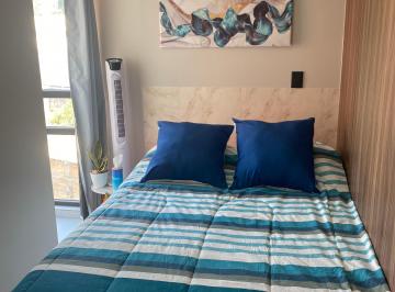 Recámara con cama matrimonial y closet · Rento Loft Amueblado en Cdmx Col. Centro Área 4