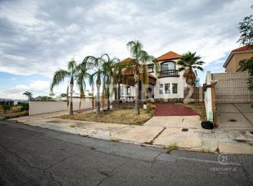Casa · 729m² · 5 Recámaras · 7 Estacionamientos · Casa en Venta en Hacienda Santa Fe Chihuahua, Chih.