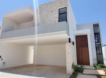 Casa · 300m² · 3 Recámaras · 3 Estacionamientos · Casa en Venta en Privada en Temozón