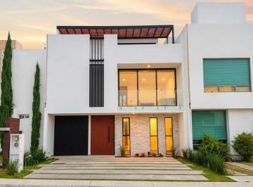 Casa de 4 habitaciones, Pachuca · Casa en Valle del Sol,3 Recamaras, Estudio en Planta Baja, Area Multiusos y Roof Garden, Doble Filtro S