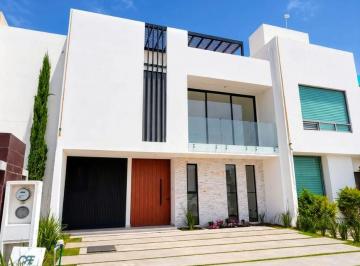 Casa de 4 habitaciones, Pachuca · Casa en Valle del Sol,3 Recamaras, Estudio en Planta Baja, Area Multiusos y Roof Garden, Doble Filtro S