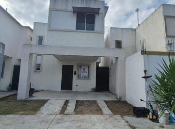 Casa de 3 habitaciones, Juárez · Casaen Venta Frente a Parque Privada Fuentes del Seminario