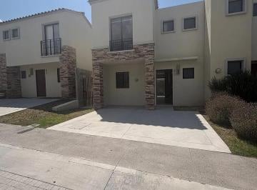 Casa de 3 habitaciones, El Marqués · Casa en Venta en El Marques