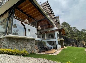 Casa en condominio · 1100m² · 5 Recámaras · 8 Estacionamientos · Casa en Condominio en Venta en Avándaro