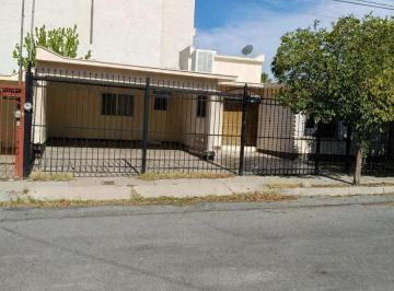 Casa · 370m² · 3 Recámaras · 2 Estacionamientos · Casa en Venta en Quintas del Sol