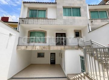 Casa · 358m² · 4 Recámaras · 4 Estacionamientos · Casa en Venta, Jardines de Bellavista, Tlalnepantla, Edo. de Méx.