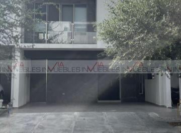 Casa · 312m² · 3 Recámaras · 2 Estacionamientos · Casa en Renta en García