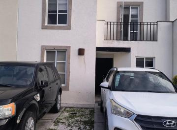 Casa de 3 habitaciones, Querétaro · Casa Amplia Muy Bonita en Fraccionamiento Seguro.