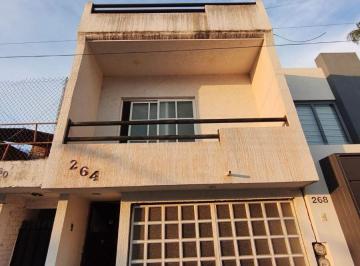 Casa de 4 habitaciones, Morelia · Casa en Venta en La Col. Peña Blanca
