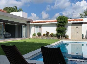 Casa · 292m² · 4 Recámaras · Venta de Casa de 1 Nivel en Zona Dorada de Cuernavaca