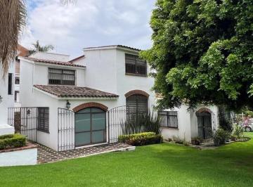 Casa en condominio · 143m² · 3 Recámaras · 2 Estacionamientos · Venta de Casa en Condominio en Zona Norte de Cuernavaca