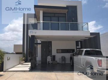 Casa · 200m² · 4 Recámaras · 2 Estacionamientos · Casa en Coto Platino