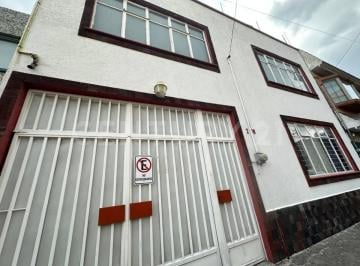 Casa · 292m² · 4 Recámaras · 2 Estacionamientos · Casa Muy Amplia en La Nueva Santa Maria