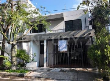 Casa · 281m² · 5 Recámaras · 1 Estacionamiento · Casa en Renta, Col, Jardines del Country, Guadalajara, Jal