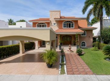 Casa de 6 habitaciones, Manzanillo · Casa en Venta en Manzanillo Colima