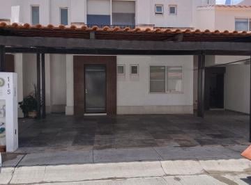Casa · 120m² · 3 Recámaras · 2 Estacionamientos · Casa en Venta en Alcazar Coto Valencia