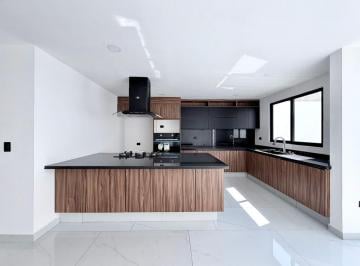 Casa · 281m² · 4 Recámaras · 2 Estacionamientos · Venta Preciosa Casa Nueva Dentro de Parque Yucatan Lomas de Angelopolis Puebla