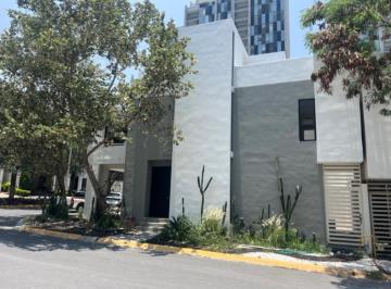 1 · Casa en Renta en Privada La Huastec