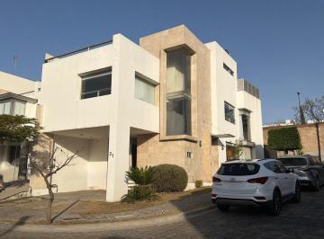 Casa · 270m² · 3 Recámaras · 2 Estacionamientos · Casa en Venta @ Parque Castellana, Lomas de Angelópolis II