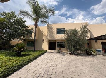 a51642edb3f7ca6245e4d326517ed6d6d04ddf311faf80068a3f7d803c03fec8 · Casa en Venta en Jurica en Querétaro